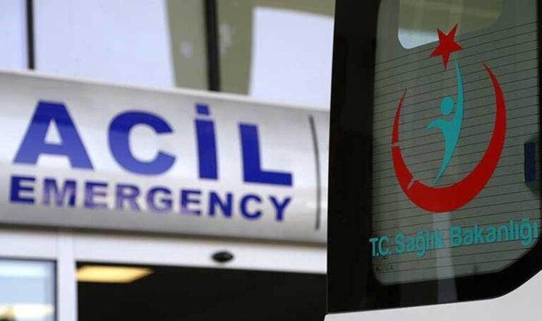 kutahyada-aci-olay-traktor-ile-tarim-aleti-arasina-sikisan-ciftci-kurtarilamadi-Nfc7Dpt6.jpg